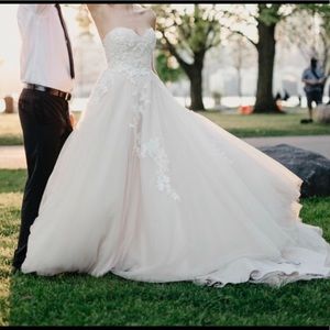 Bliss by Monique Lhuillier BL17106.